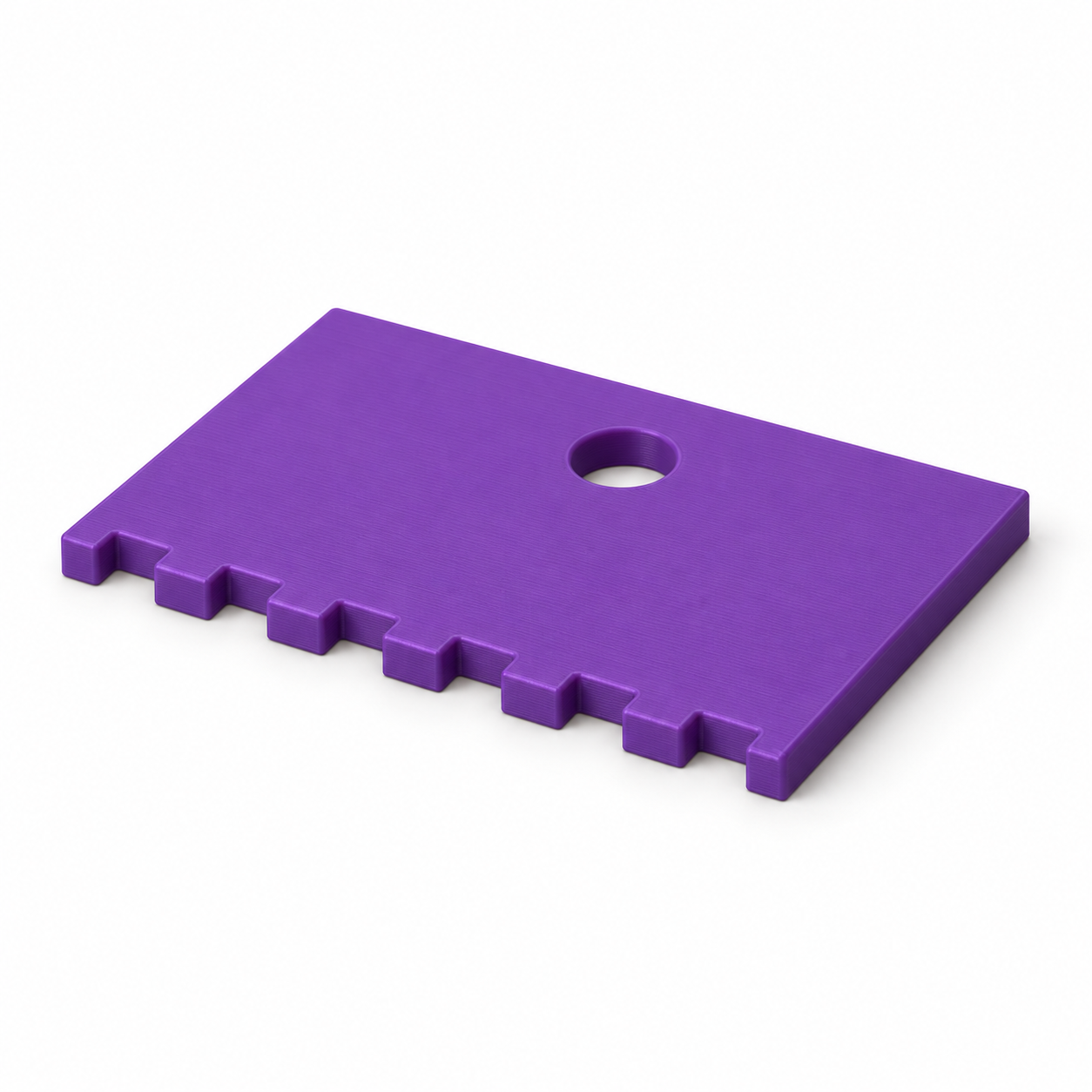 Spatule à colle à six encoches rectangulaires et trou de suspension – violet. Visualisation IA des dimensions par défaut.