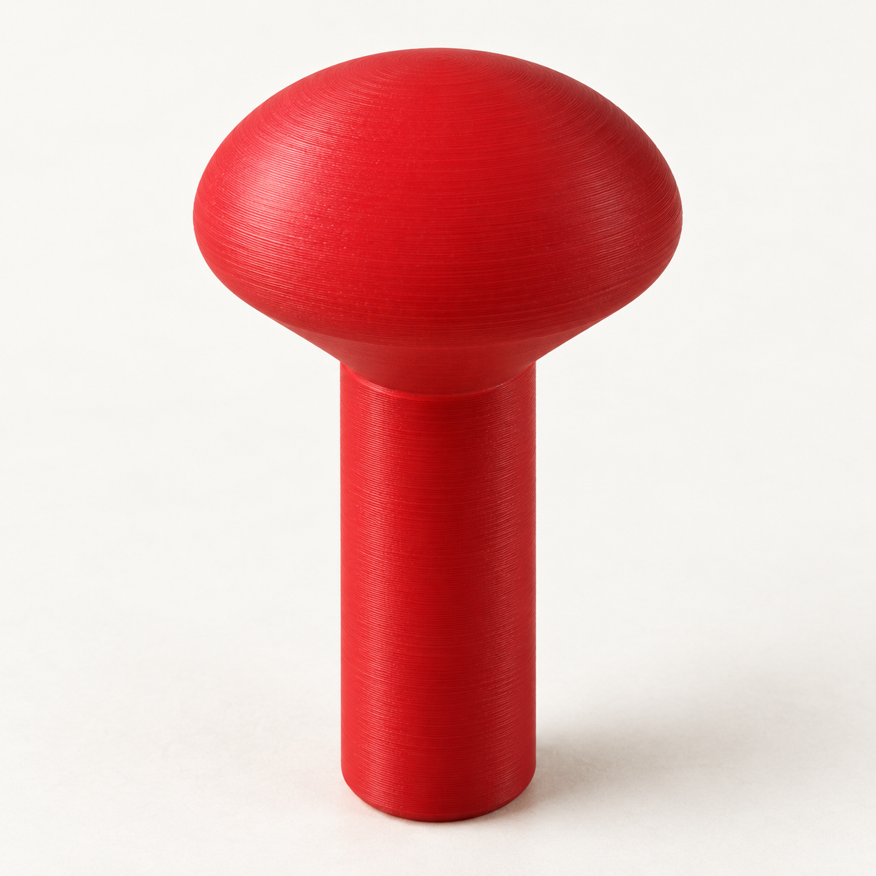 Champignon à repriser à tête et manche sur mesure – rouge. Visualisation IA des dimensions par défaut.