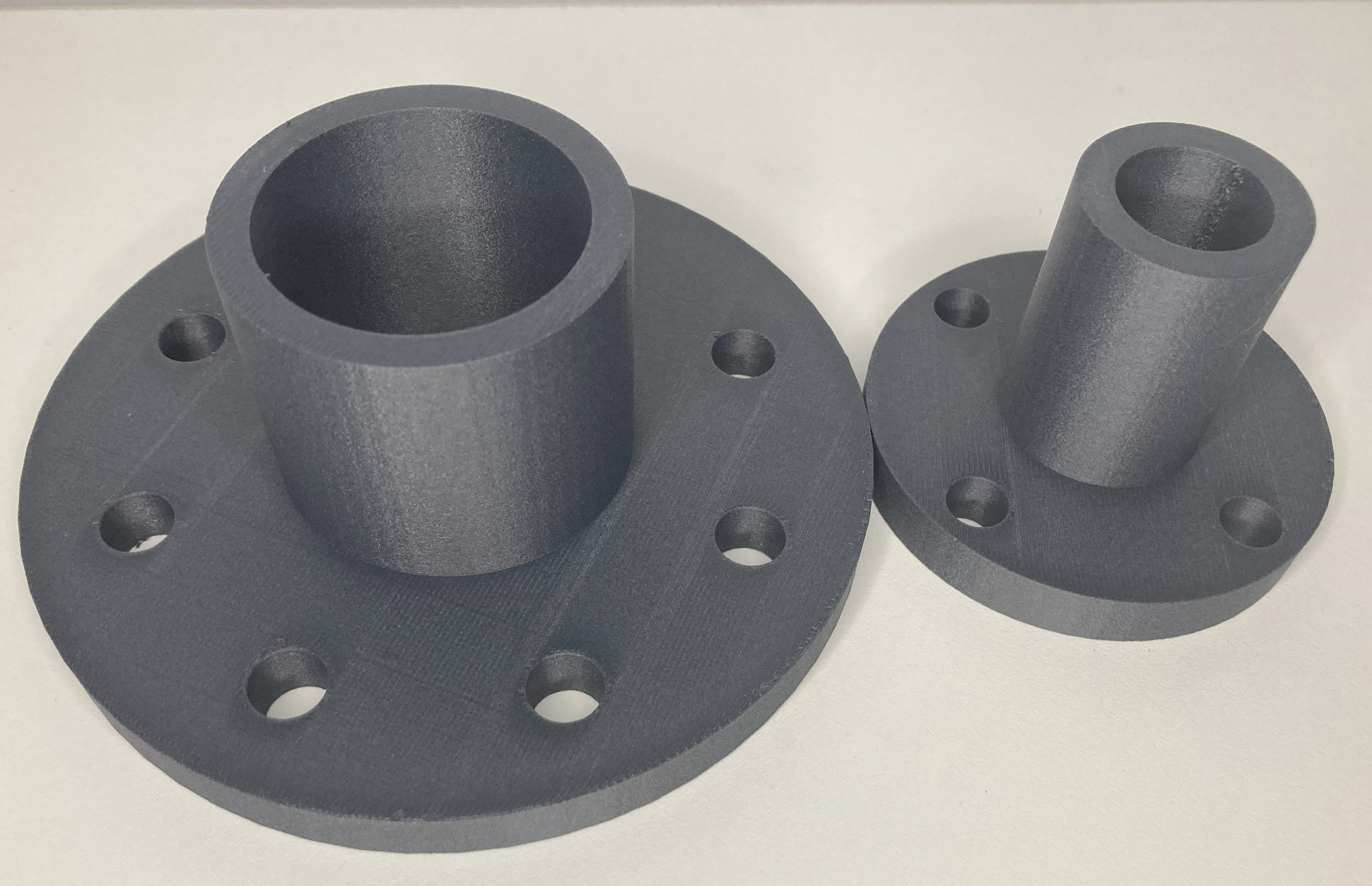 Parametrischer Hydraulik-Flansch with Rohrstutzen and holekreis