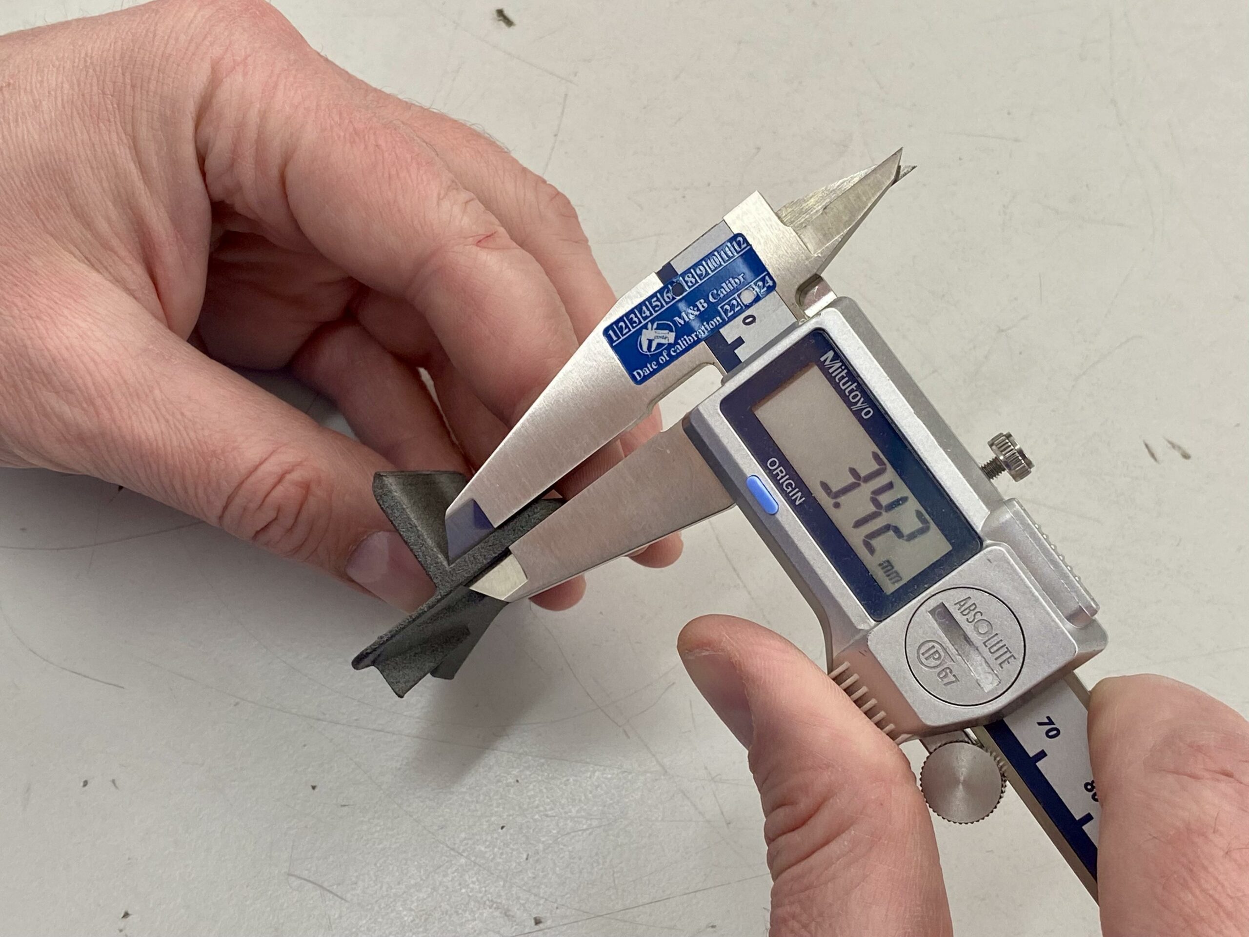 Measure spare parts correctly - 10-minute checklist with calipers